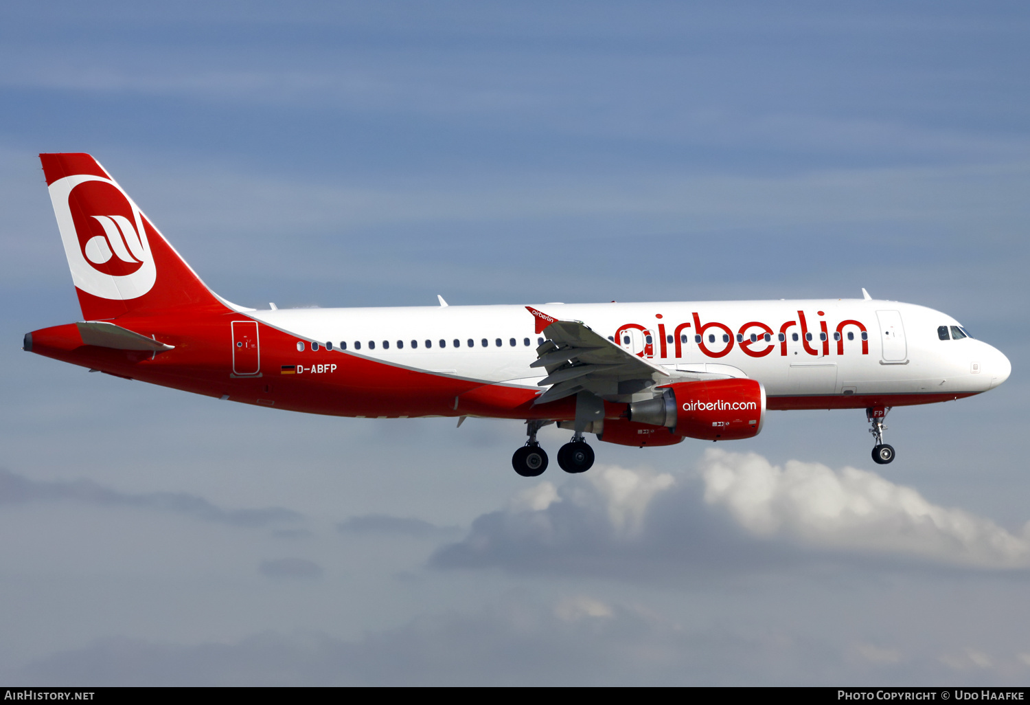 Aircraft Photo of D-ABFP | Airbus A320-214 | Air Berlin | AirHistory.net #607172