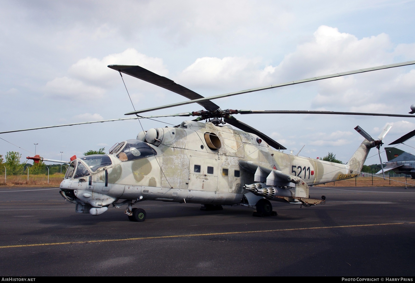 Aircraft Photo of 5211 | Mil Mi-24D | East Germany - Air Force | AirHistory.net #607394