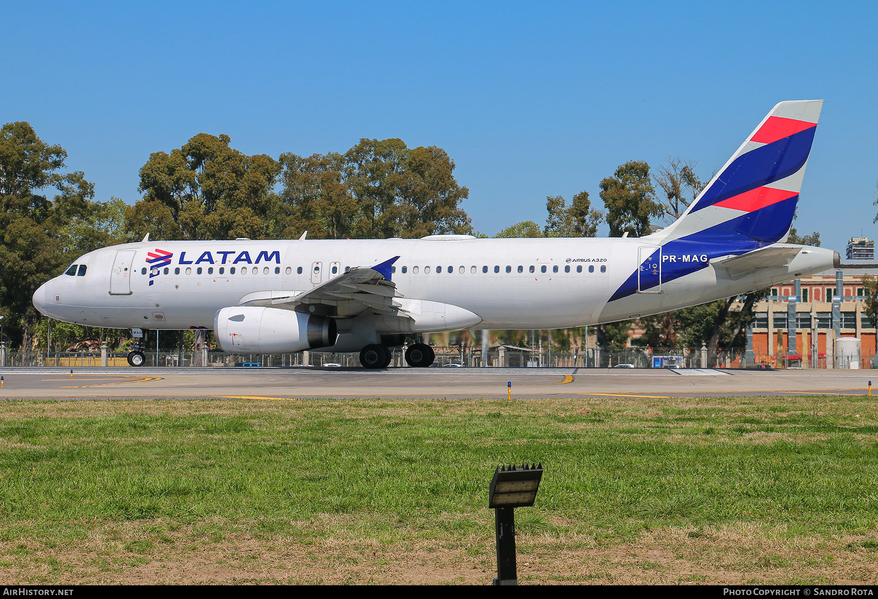 Aircraft Photo of PR-MAG | Airbus A320-232 | LATAM Airlines | AirHistory.net #607427