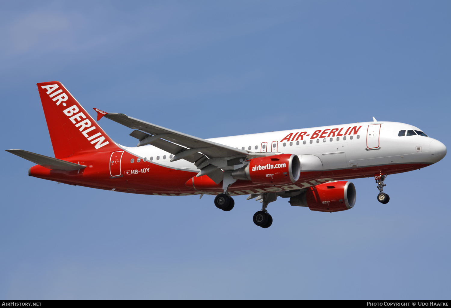Aircraft Photo of HB-IOY | Airbus A319-112 | Air Berlin | AirHistory.net #607481