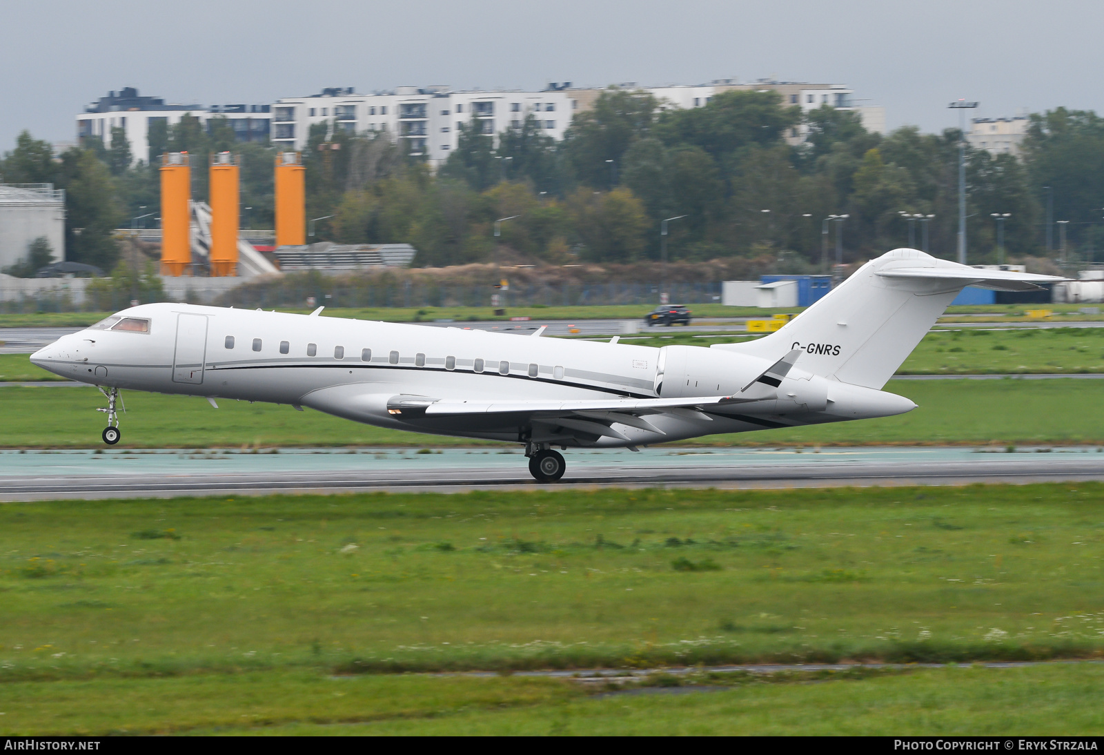 Aircraft Photo of C-GNRS | Bombardier Global Express XRS (BD-700-1A10) | AirHistory.net #607539