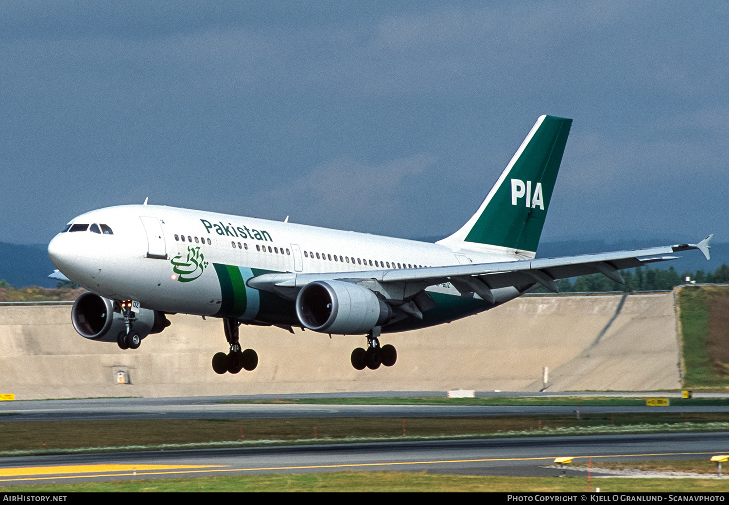 Aircraft Photo of AP-BDZ | Airbus A310-308 | Pakistan International Airlines - PIA | AirHistory.net #607636
