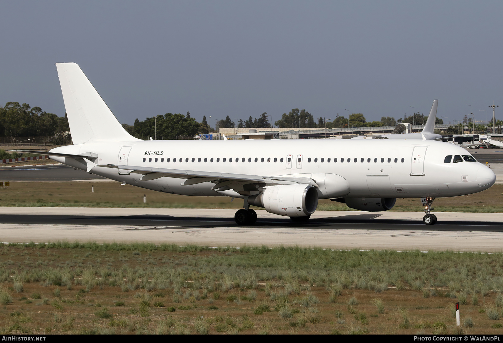 Aircraft Photo of 9H-MLD | Airbus A320-214 | AirHistory.net #607672