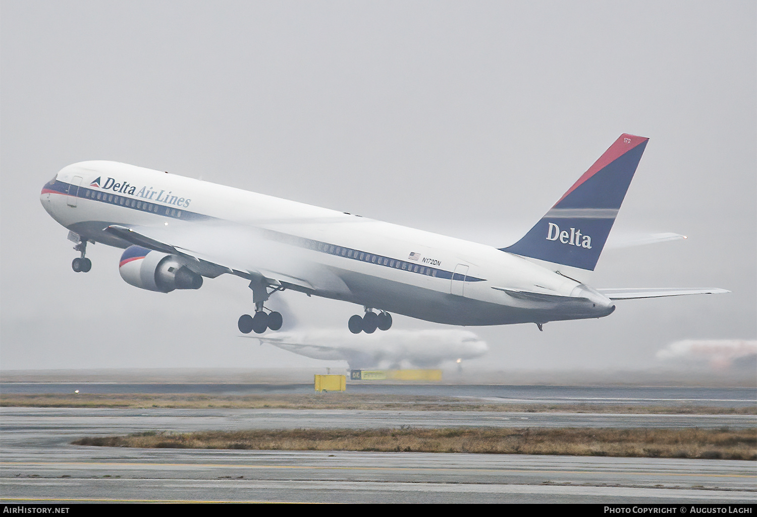 Aircraft Photo of N172DN | Boeing 767-332/ER | Delta Air Lines | AirHistory.net #607829