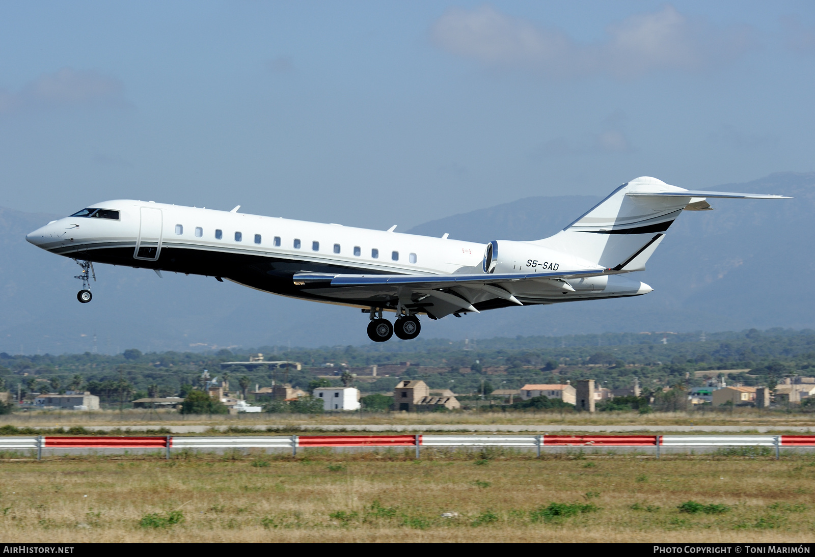 Aircraft Photo of S5-SAD | Bombardier Global 6000 (BD-700-1A10) | AirHistory.net #607949