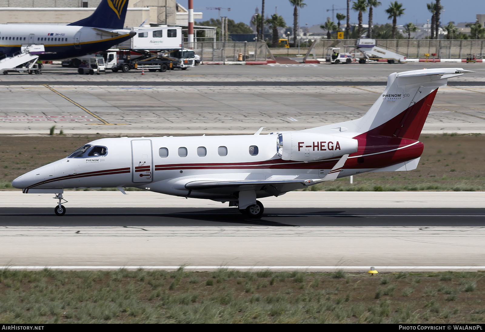 Aircraft Photo of F-HEGA | Embraer EMB-505 Phenom 300 | AirHistory.net #608013