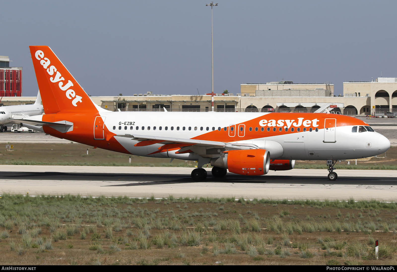 Aircraft Photo of G-EZBZ | Airbus A319-111 | EasyJet | AirHistory.net #608049