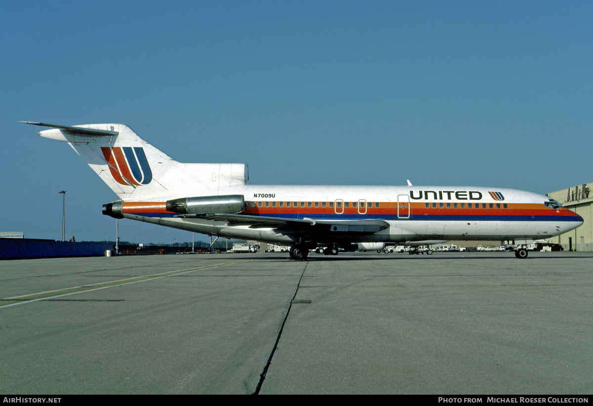 Aircraft Photo of N7009U | Boeing 727-22 | United Airlines | AirHistory.net #608076