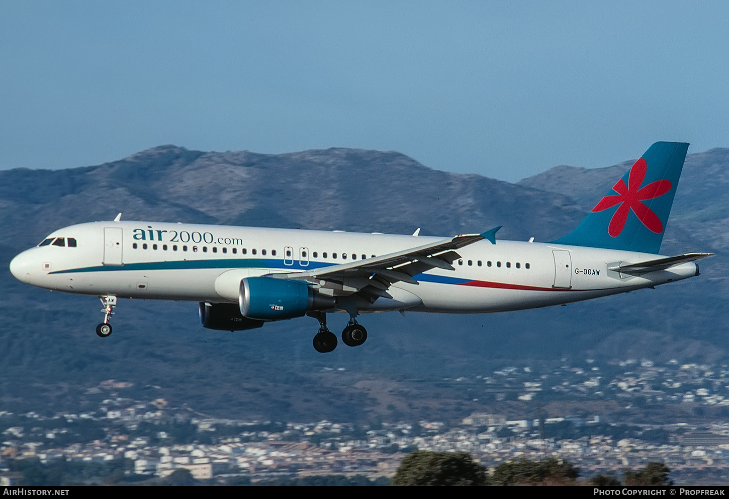 Aircraft Photo of G-OOAW | Airbus A320-214 | Air 2000 | AirHistory.net #608265