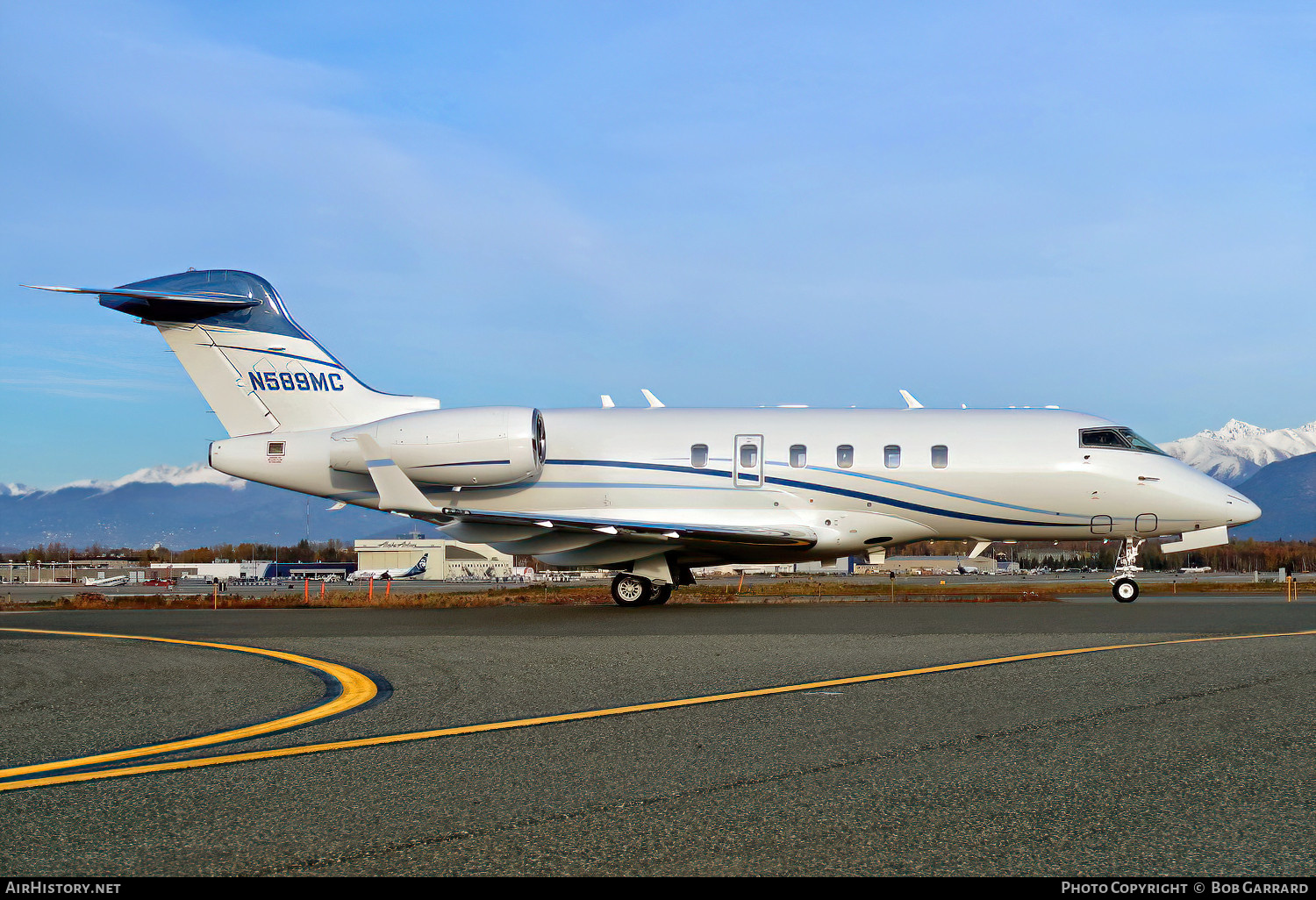 Aircraft Photo of N589MC | Bombardier Challenger 300 (BD-100-1A10) | AirHistory.net #608269