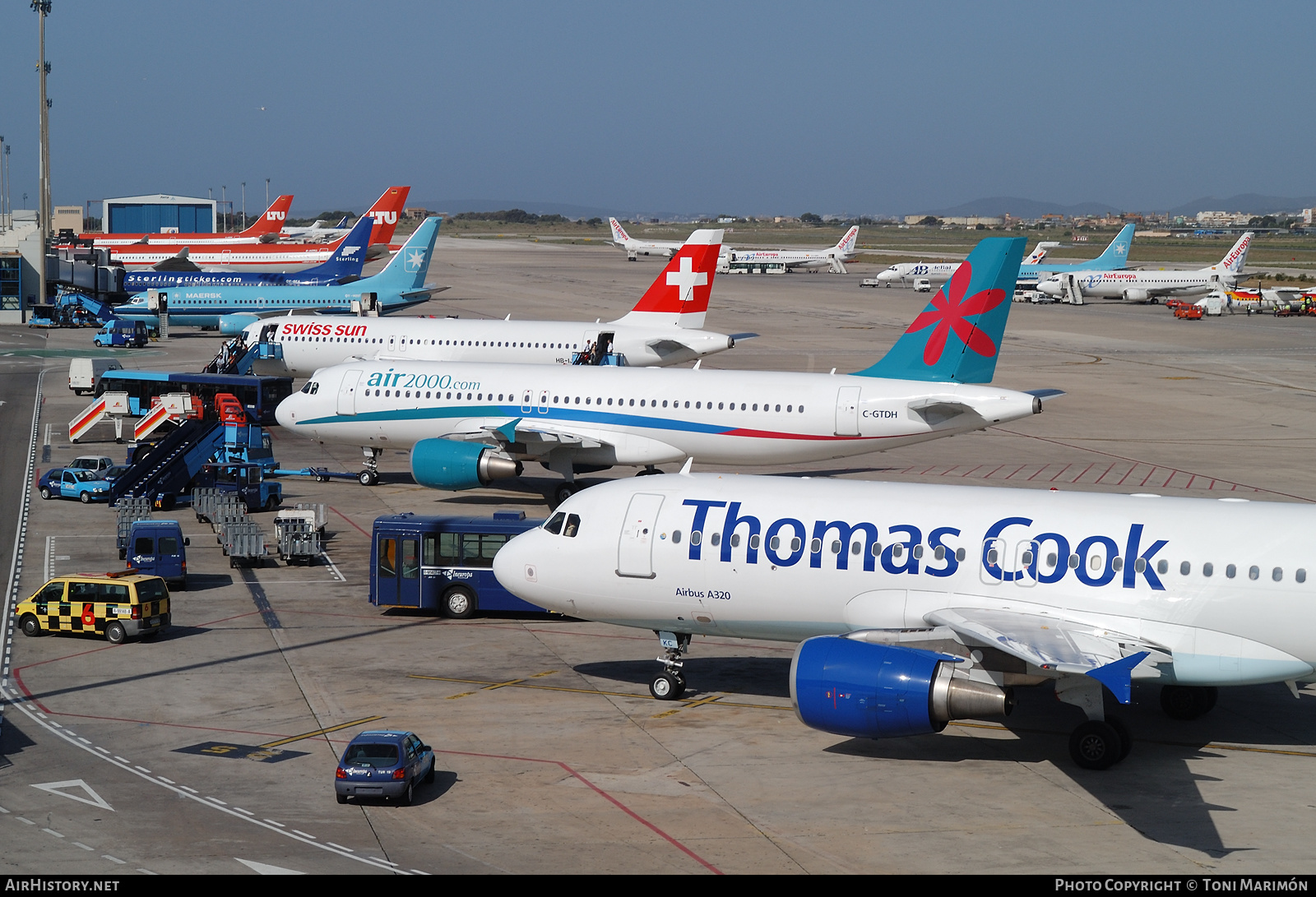 Aircraft Photo of C-GTDH | Airbus A320-214 | Air 2000 | AirHistory.net #608415