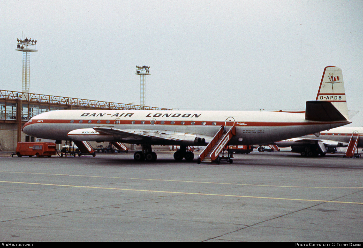 Aircraft Photo of G-APDB | De Havilland D.H. 106 Comet 4 | Dan-Air London | AirHistory.net #608503