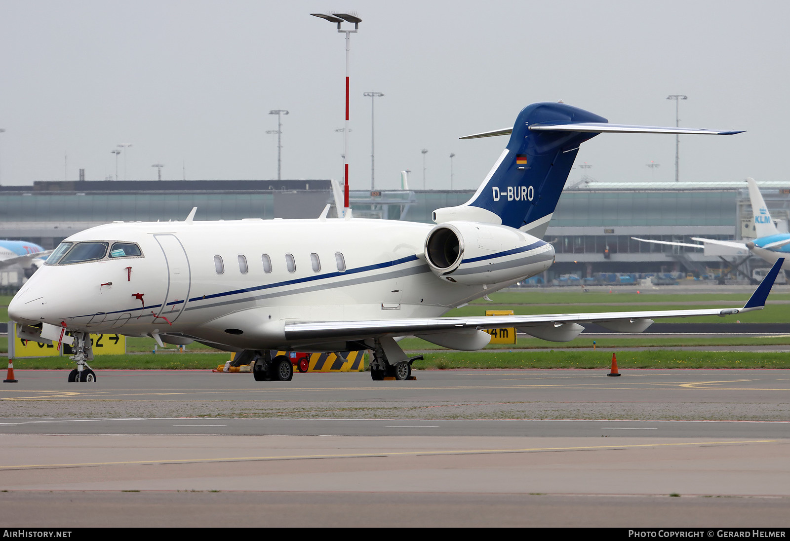 Aircraft Photo of D-BURO | Bombardier Challenger 300 (BD-100-1A10) | AirHistory.net #608566
