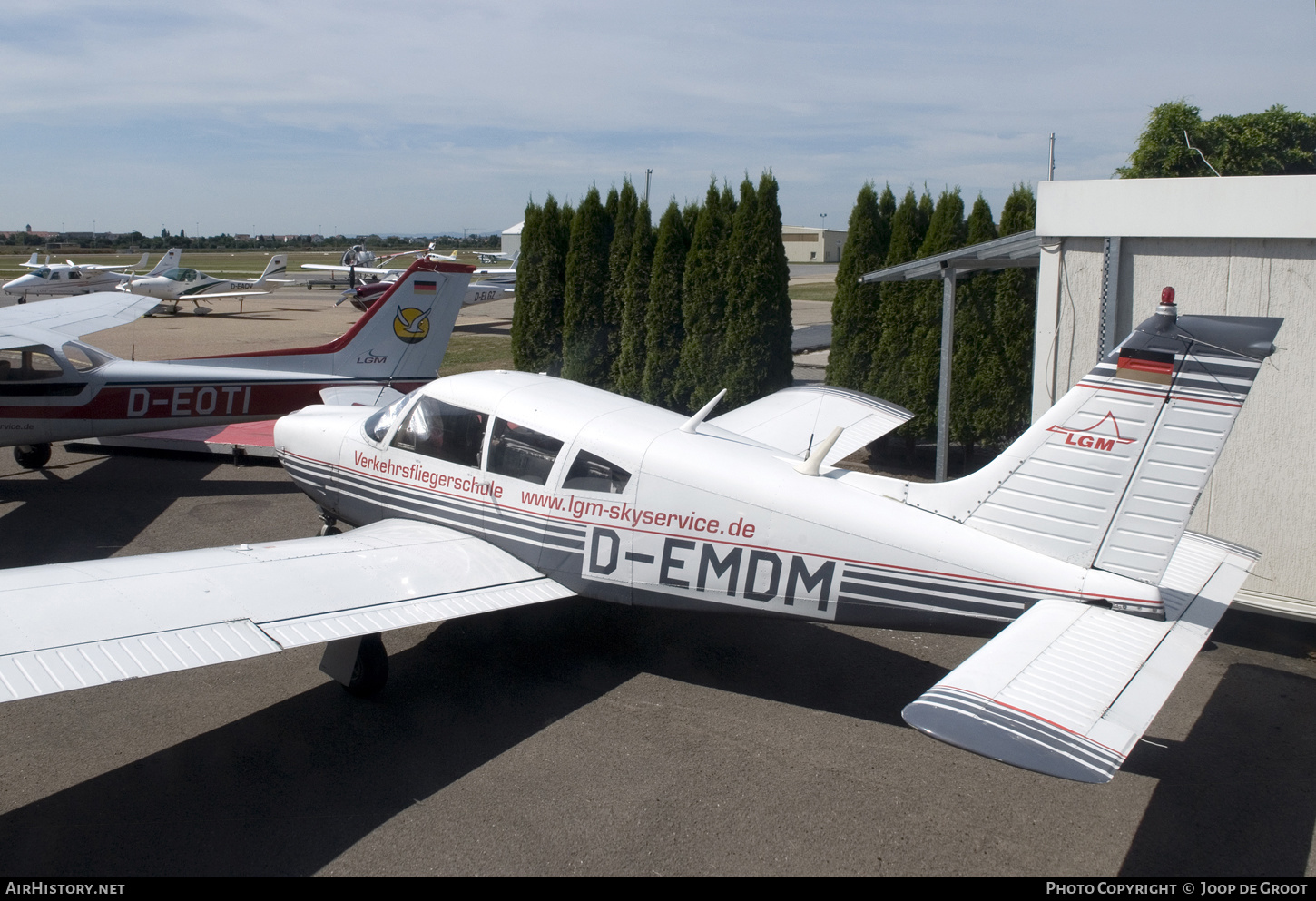 Aircraft Photo of D-EMDM | Piper PA-28R-200 Cherokee Arrow II | LGM Skyservice | AirHistory.net #608611