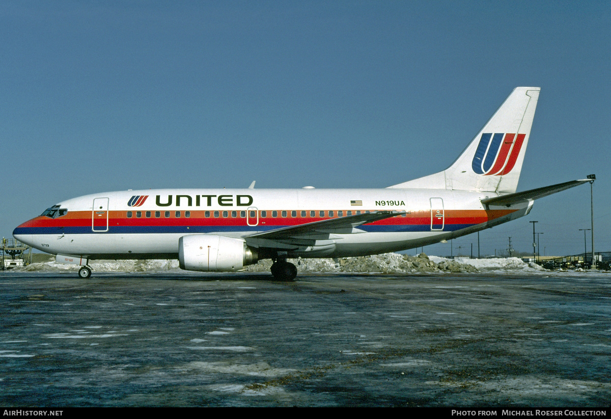 Aircraft Photo of N919UA | Boeing 737-522 | United Airlines | AirHistory.net #608636