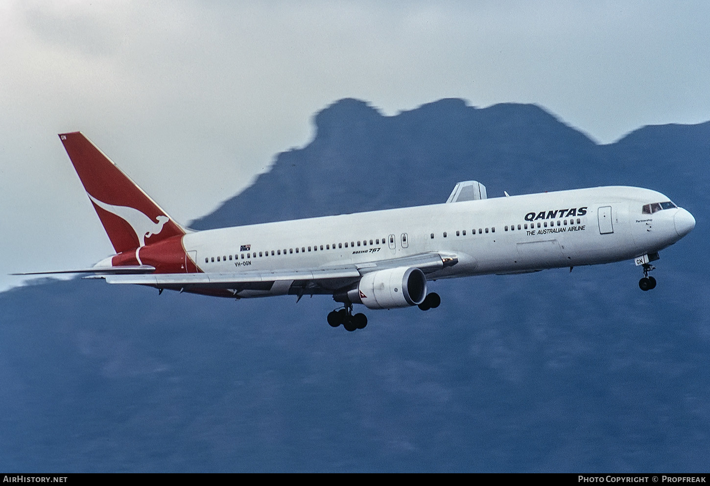 Aircraft Photo of VH-OGN | Boeing 767-338/ER | Qantas | AirHistory.net #608663
