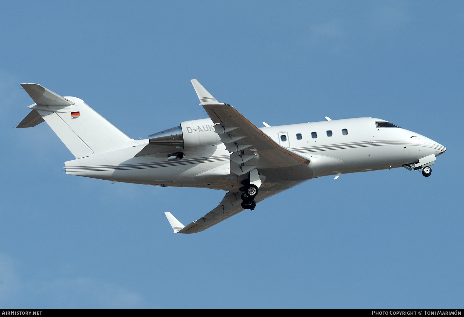 Aircraft Photo of D-AUKE | Bombardier Challenger 604 (CL-600-2B16) | AirHistory.net #608703