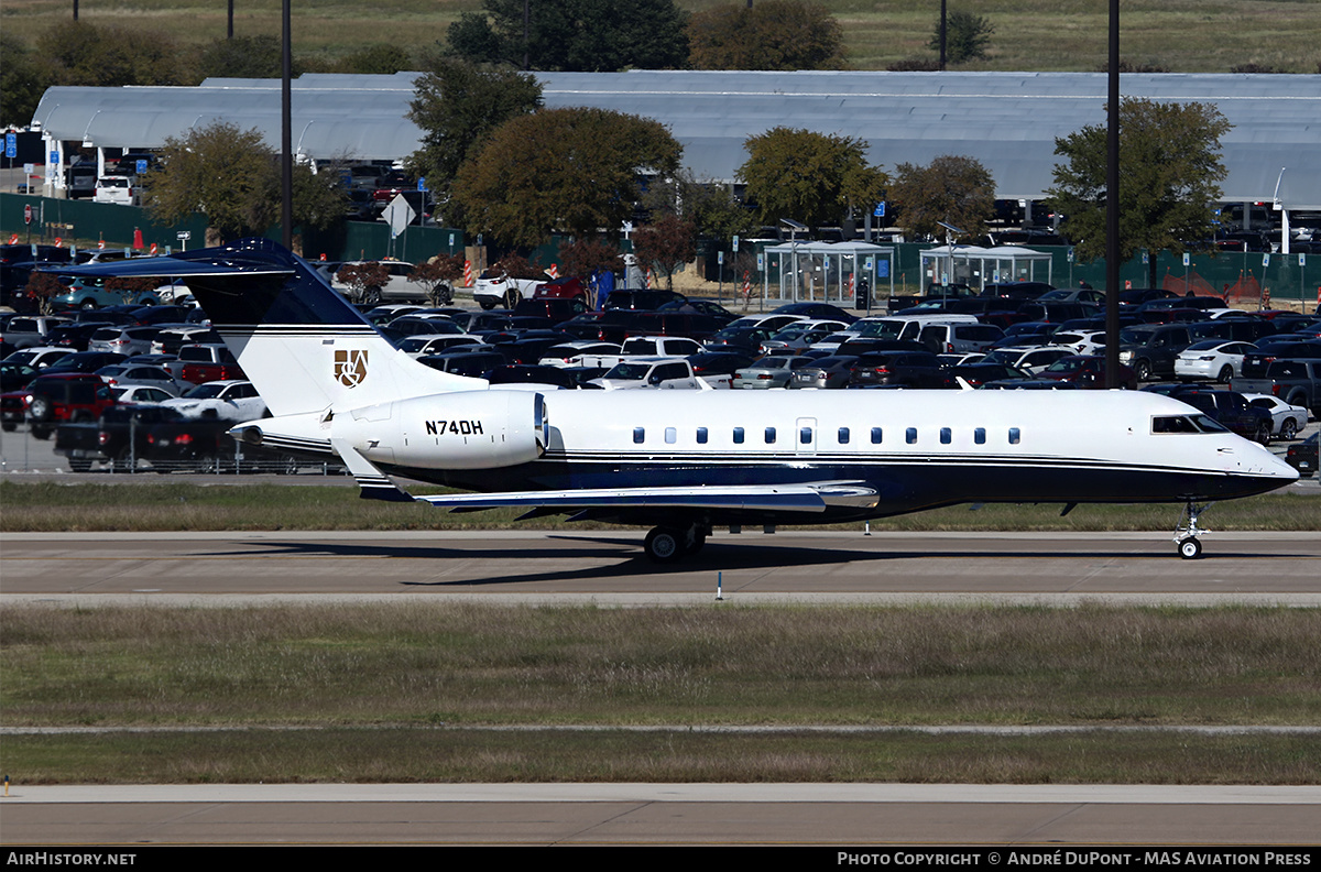 Aircraft Photo of N74DH | Bombardier Global 5000 (BD-700-1A11) | AirHistory.net #608758