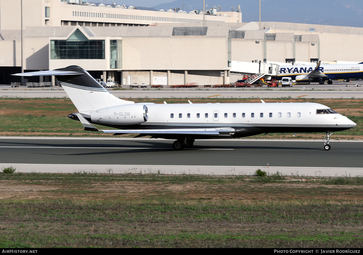 Aircraft Photo of M-GLOB | Bombardier Global Express (BD-700-1A10) | AirHistory.net #608778