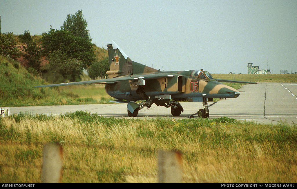 Aircraft Photo of 06 red | Mikoyan-Gurevich MiG-27D | Russia - Air Force | AirHistory.net #608932