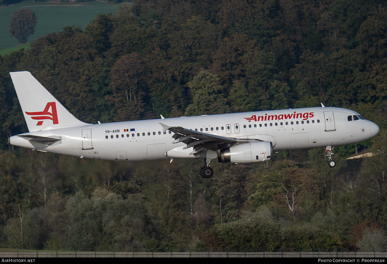 Aircraft Photo of YR-AGB | Airbus A320-232 | Animawings | AirHistory.net #609192