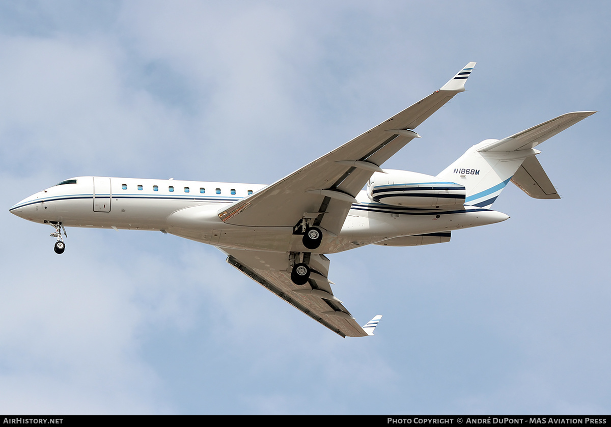 Aircraft Photo of N1868M | Bombardier Global Express (BD-700-1A10) | AirHistory.net #609247