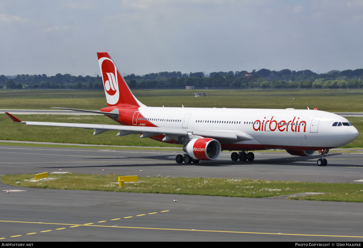 Aircraft Photo of D-ALPJ | Airbus A330-223 | Air Berlin | AirHistory.net #609310