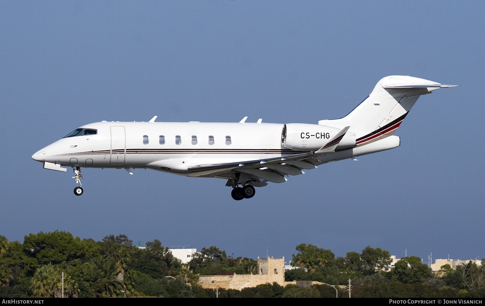 Aircraft Photo of CS-CHG | Bombardier Challenger 350 (BD-100-1A10) | AirHistory.net #609529