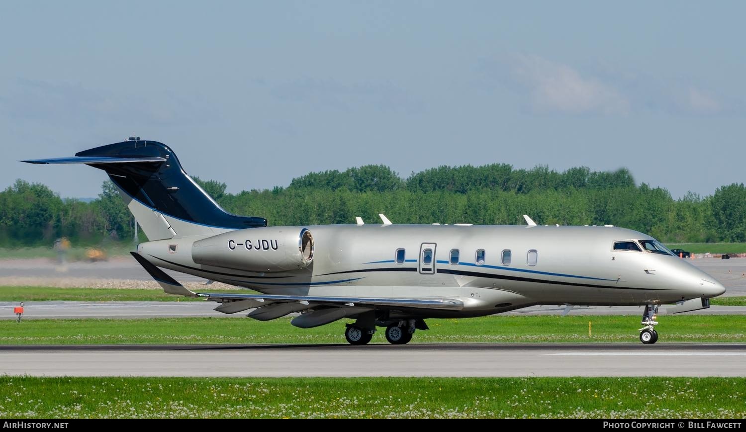 Aircraft Photo of C-GJDU | Bombardier Challenger 350 (BD-100-1A10) | AirHistory.net #609958