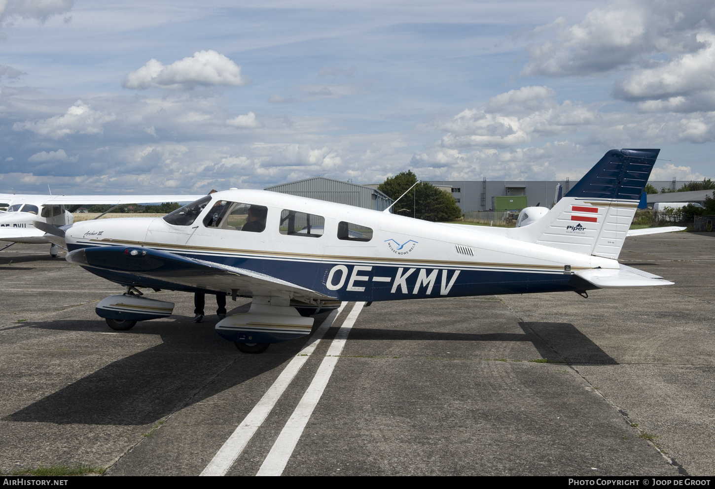 Aircraft Photo of OE-KMV | Piper PA-28-181 Archer III | Weisse Möwe Wels | AirHistory.net #610029