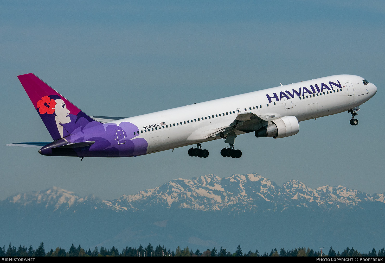 Aircraft Photo of N585HA | Boeing 767-3G5/ER | Hawaiian Airlines | AirHistory.net #610125