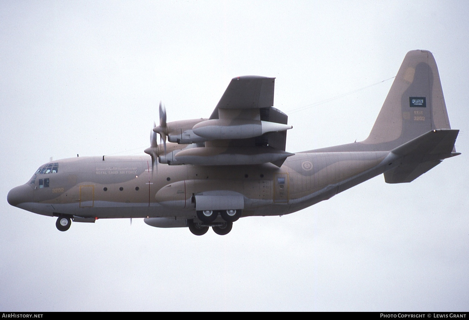 Aircraft Photo of 3202 | Lockheed KC-130H Hercules (L-382) | Saudi Arabia - Air Force | AirHistory.net #610126