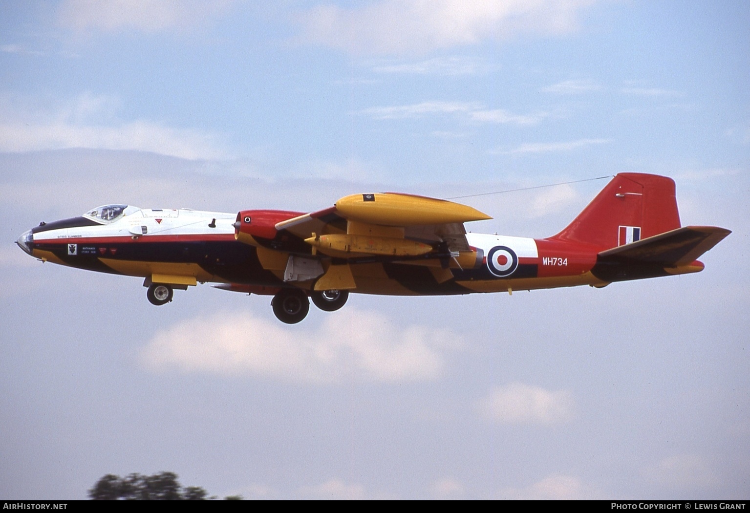 Aircraft Photo of WH734 | English Electric Canberra B(TT)2 | UK - Air Force | AirHistory.net #610131