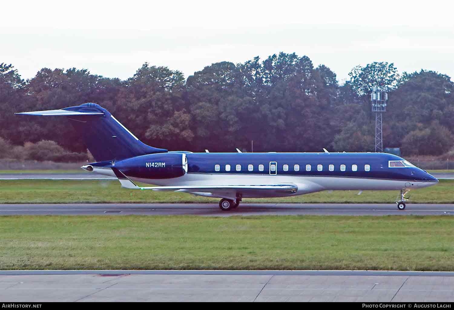 Aircraft Photo of N142RM | Bombardier Global 5500 (BD-700-1A11) | AirHistory.net #610408