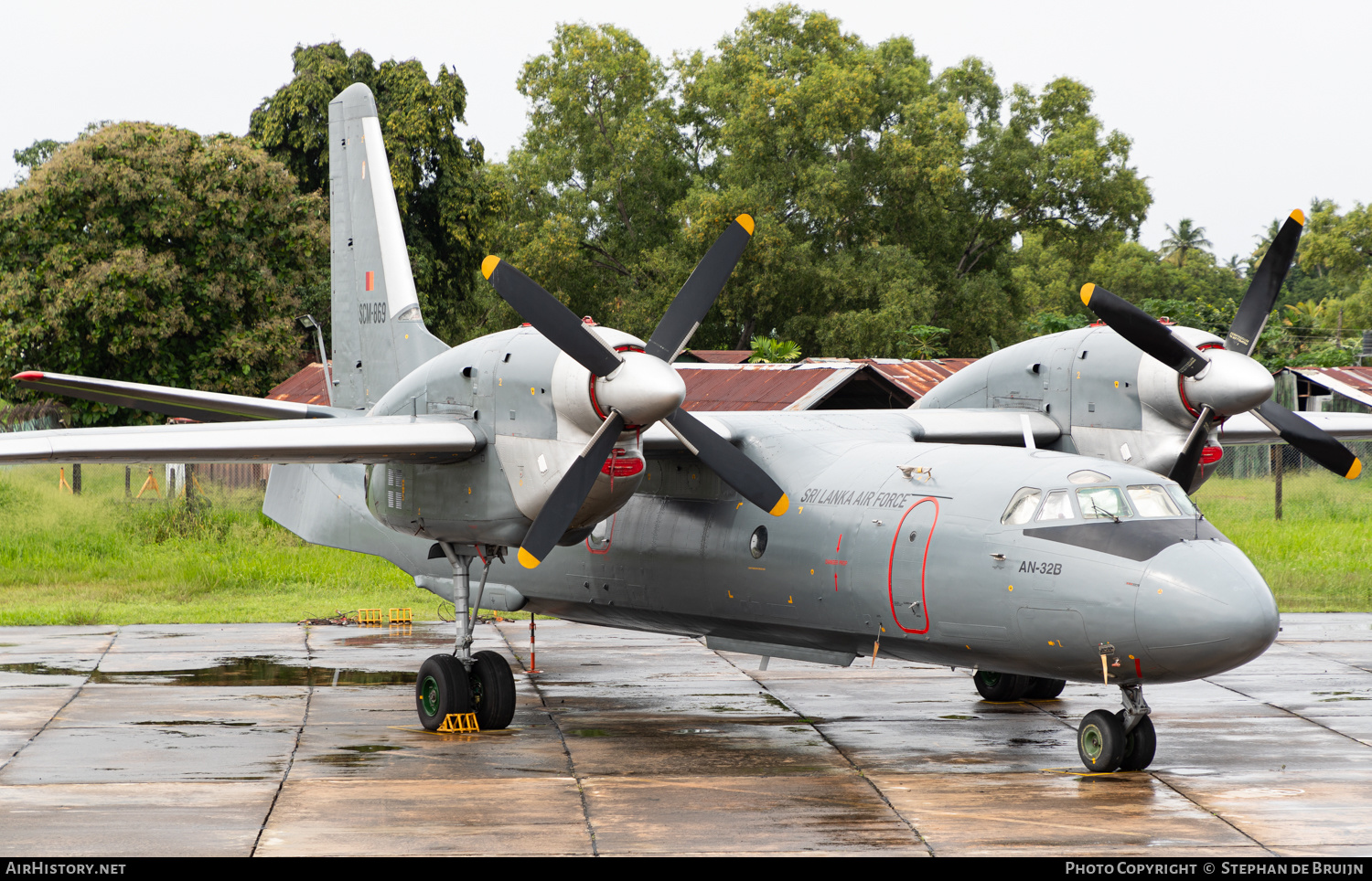 Aircraft Photo of SCM-869 | Antonov An-32B | Sri Lanka - Air Force | AirHistory.net #610429