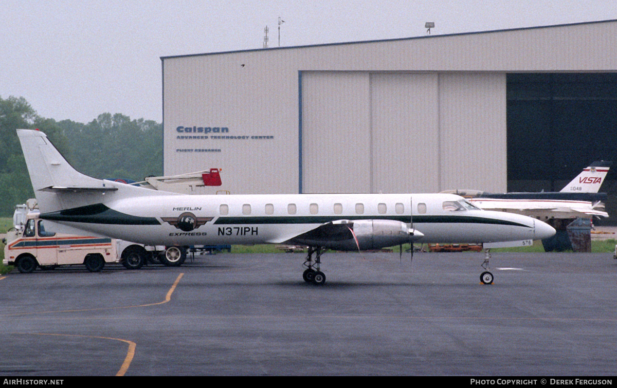 Aircraft Photo of N371PH | Fairchild Swearingen SA-227AC Metro III | Merlin Express | AirHistory.net #610452
