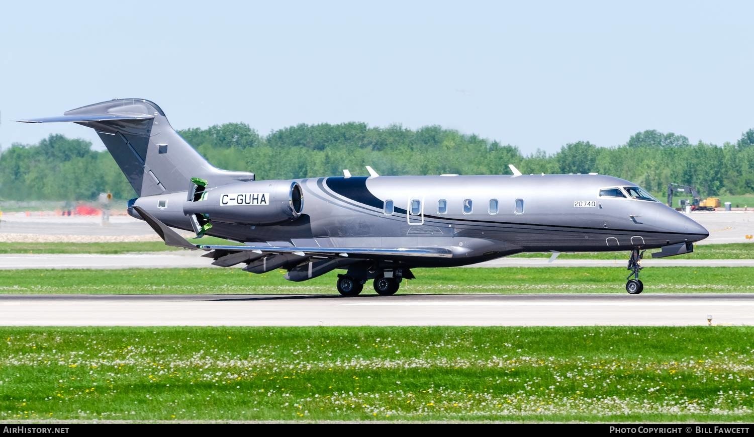 Aircraft Photo of C-GUHA | Bombardier Challenger 350 (BD-100-1A10) | AirHistory.net #610455