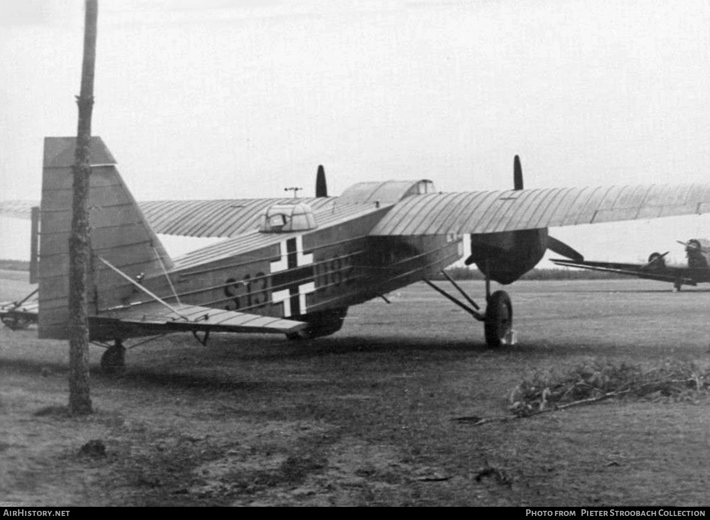 Aircraft Photo of S13+D82 | Aero MB.200 | Germany - Air Force | AirHistory.net #610602