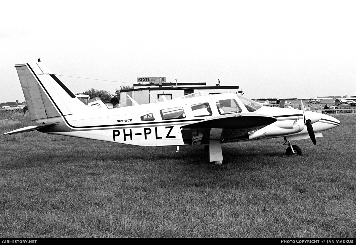 Aircraft Photo of PH-PLZ | Piper PA-34-200 Seneca | AirHistory.net #610715