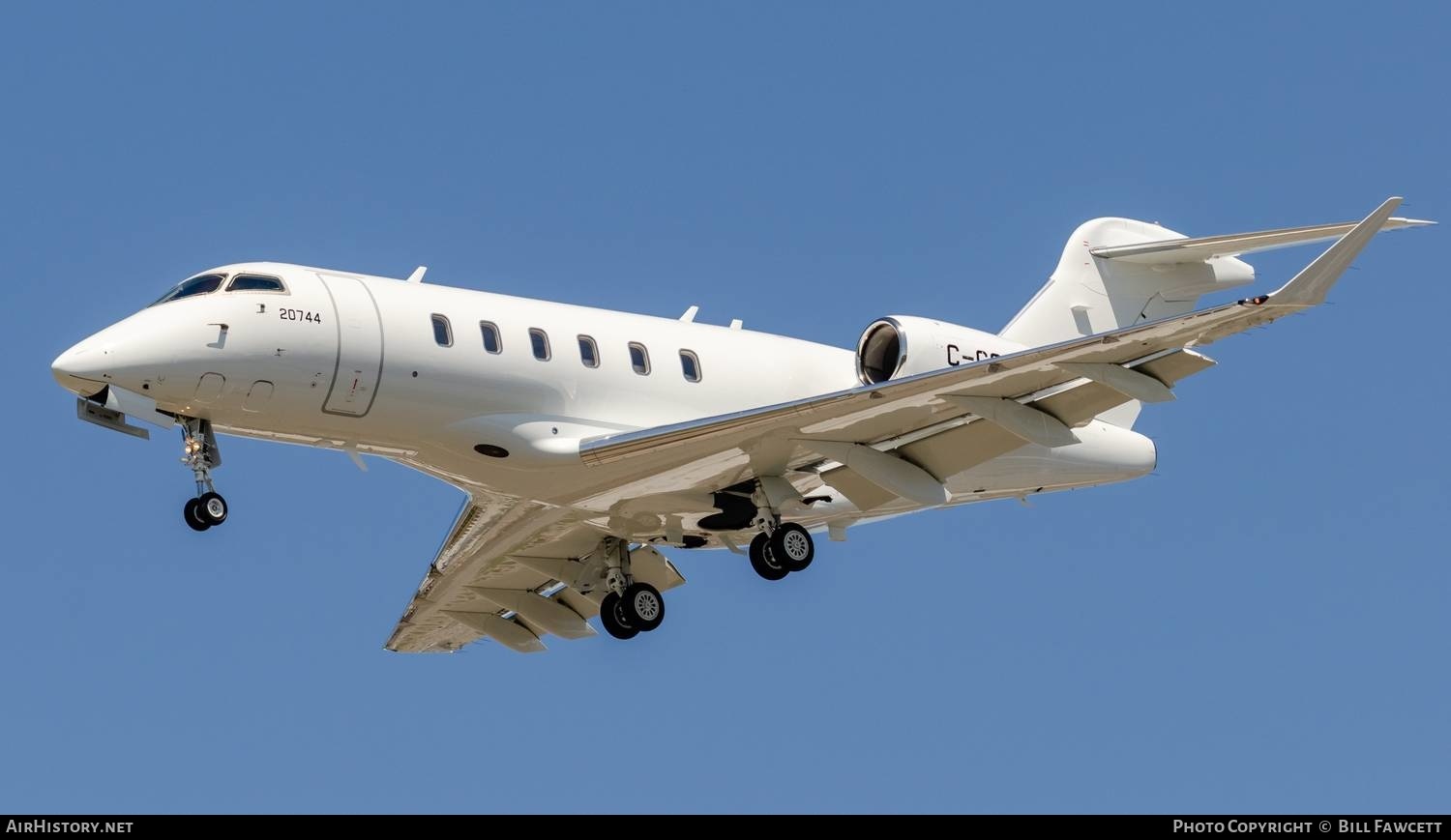 Aircraft Photo of C-GOWQ | Bombardier Challenger 350 (BD-100-1A10) | AirHistory.net #610762