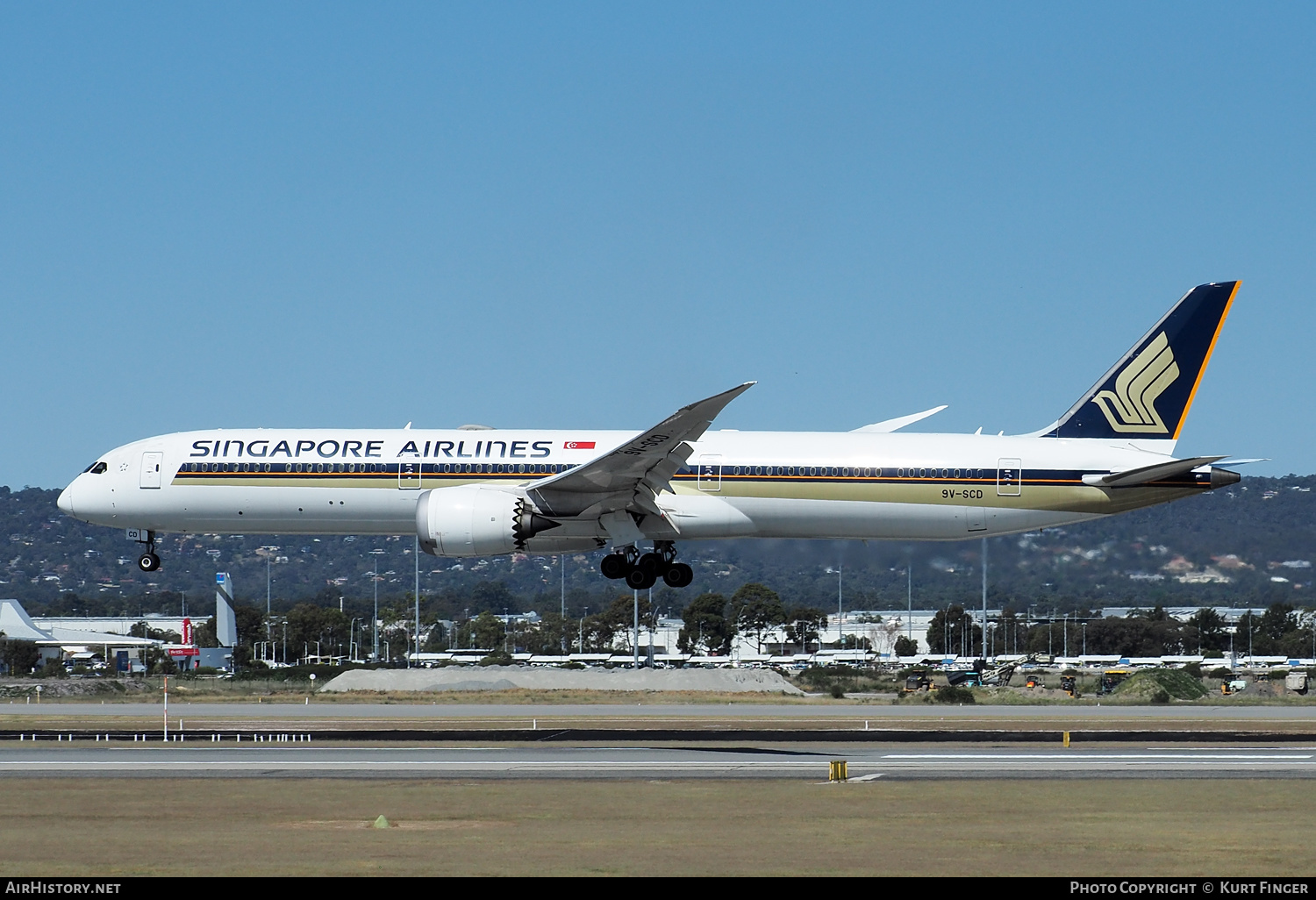 Aircraft Photo of 9V-SCD | Boeing 787-10 Dreamliner | Singapore Airlines | AirHistory.net #611001