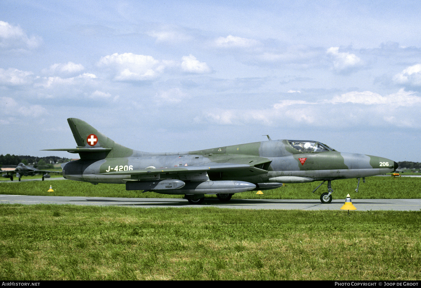 Aircraft Photo of J-4206 | Hawker Hunter T68 | Switzerland - Air Force | AirHistory.net #611058