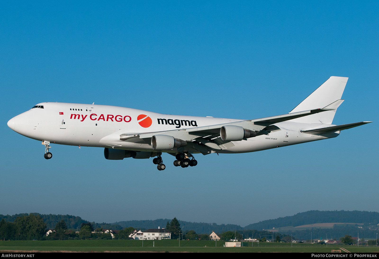 Aircraft Photo of TC-ACH | Boeing 747-433(BDSF) | MyCargo | AirHistory.net #611071