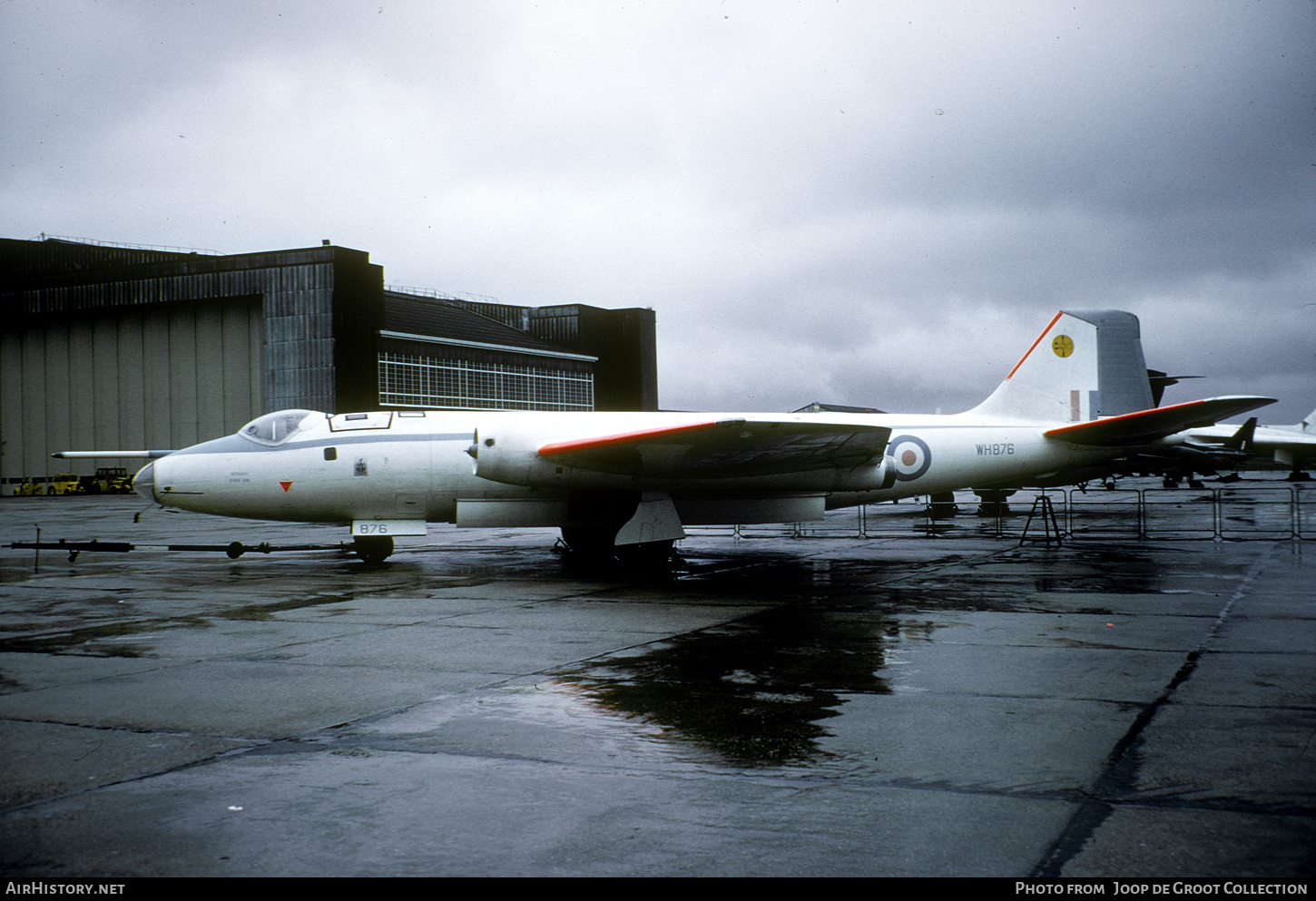 Aircraft Photo of WH876 | English Electric Canberra B2(mod) | UK - Air Force | AirHistory.net #611094