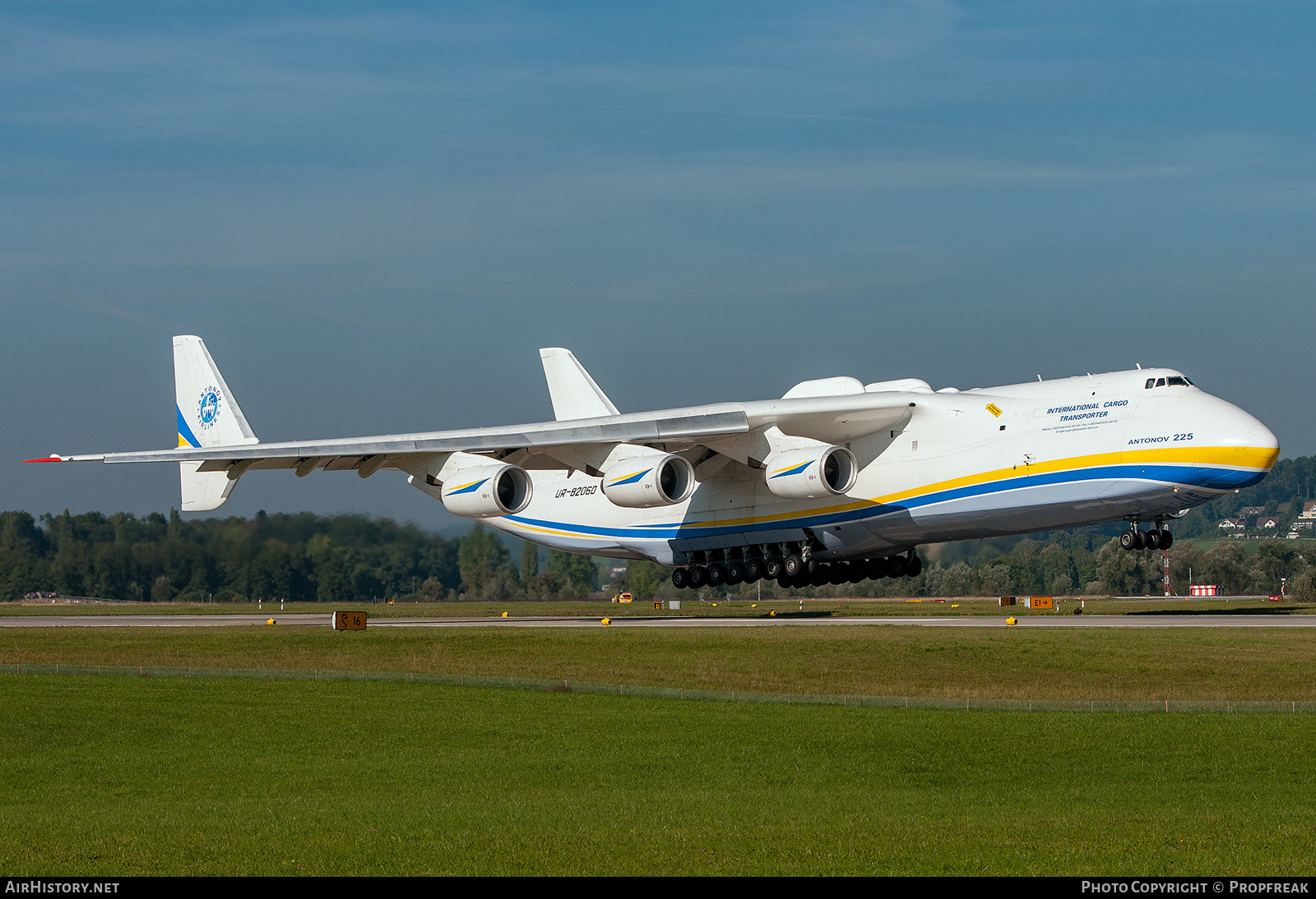 Aircraft Photo of UR-82060 | Antonov An-225 Mriya | Antonov Airlines | AirHistory.net #611121