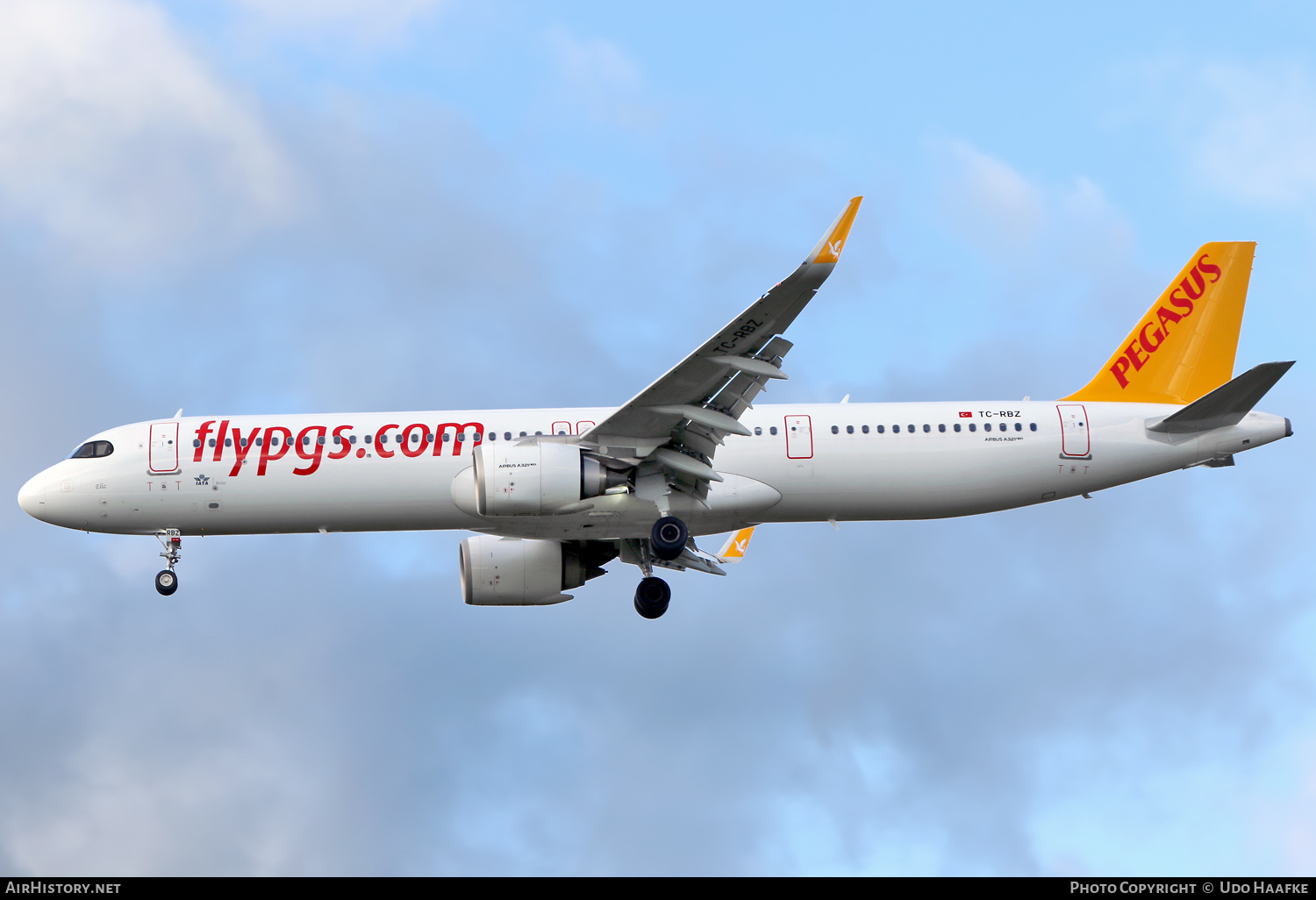 Aircraft Photo of TC-RBZ | Airbus A321-251NX | Pegasus Airlines | AirHistory.net #611156