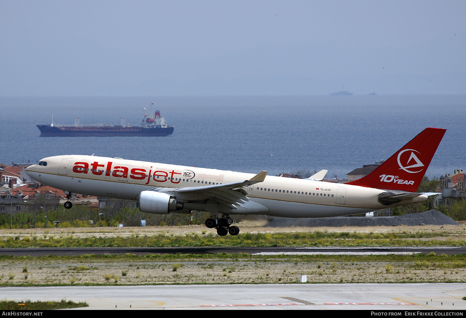 Aircraft Photo of TC-ETP | Airbus A330-223 | Atlasjet Airlines | AirHistory.net #611236