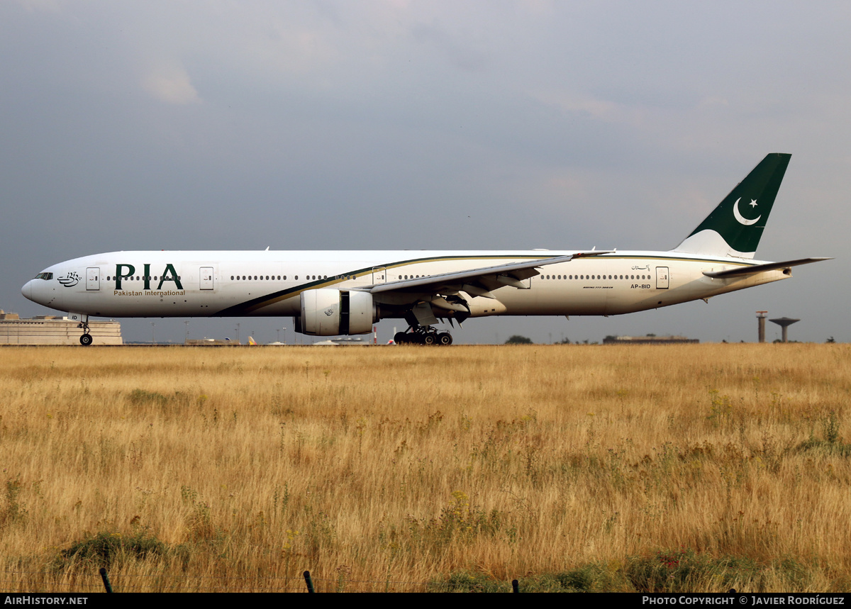 Aircraft Photo of AP-BID | Boeing 777-340/ER | Pakistan International Airlines - PIA | AirHistory.net #611238
