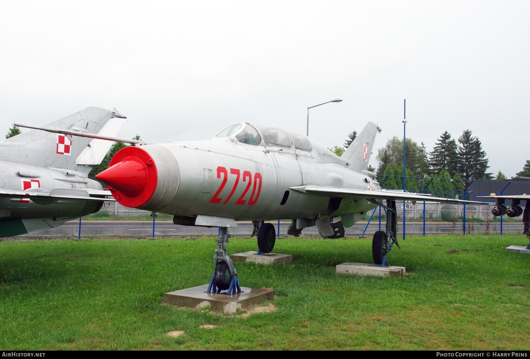 Aircraft Photo of 2720 | Mikoyan-Gurevich MiG-21U-600 | Poland - Air Force | AirHistory.net #611299