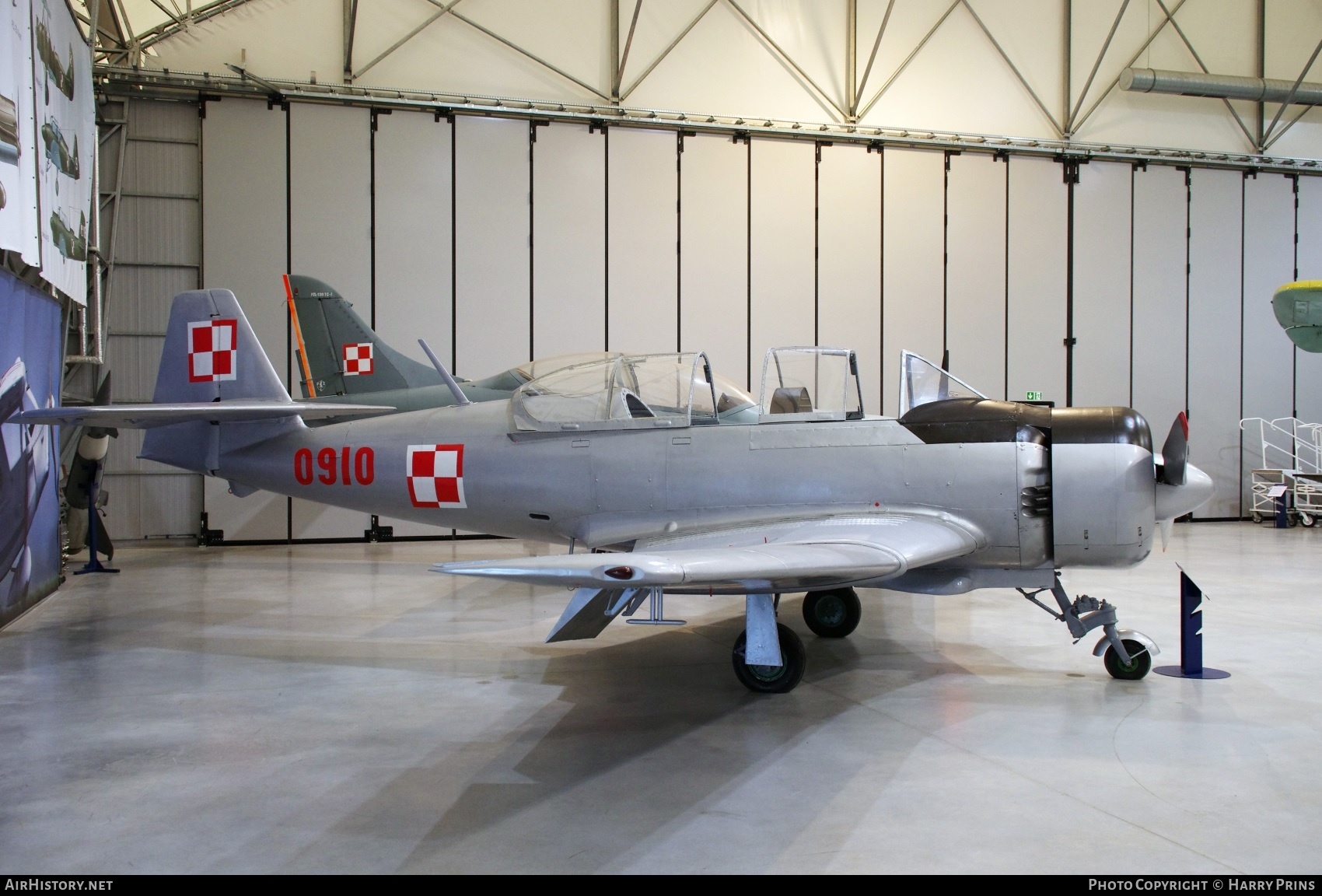 Aircraft Photo of 0910 | PZL-Mielec TS-8B Bies | Poland - Air Force | AirHistory.net #611339
